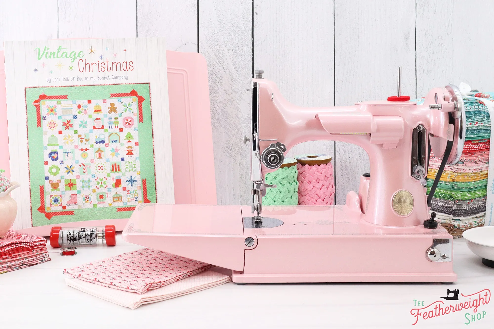 Singer Featherweight 221 Sewing Machine AE060*** - Fully Restored in Pink Frosting