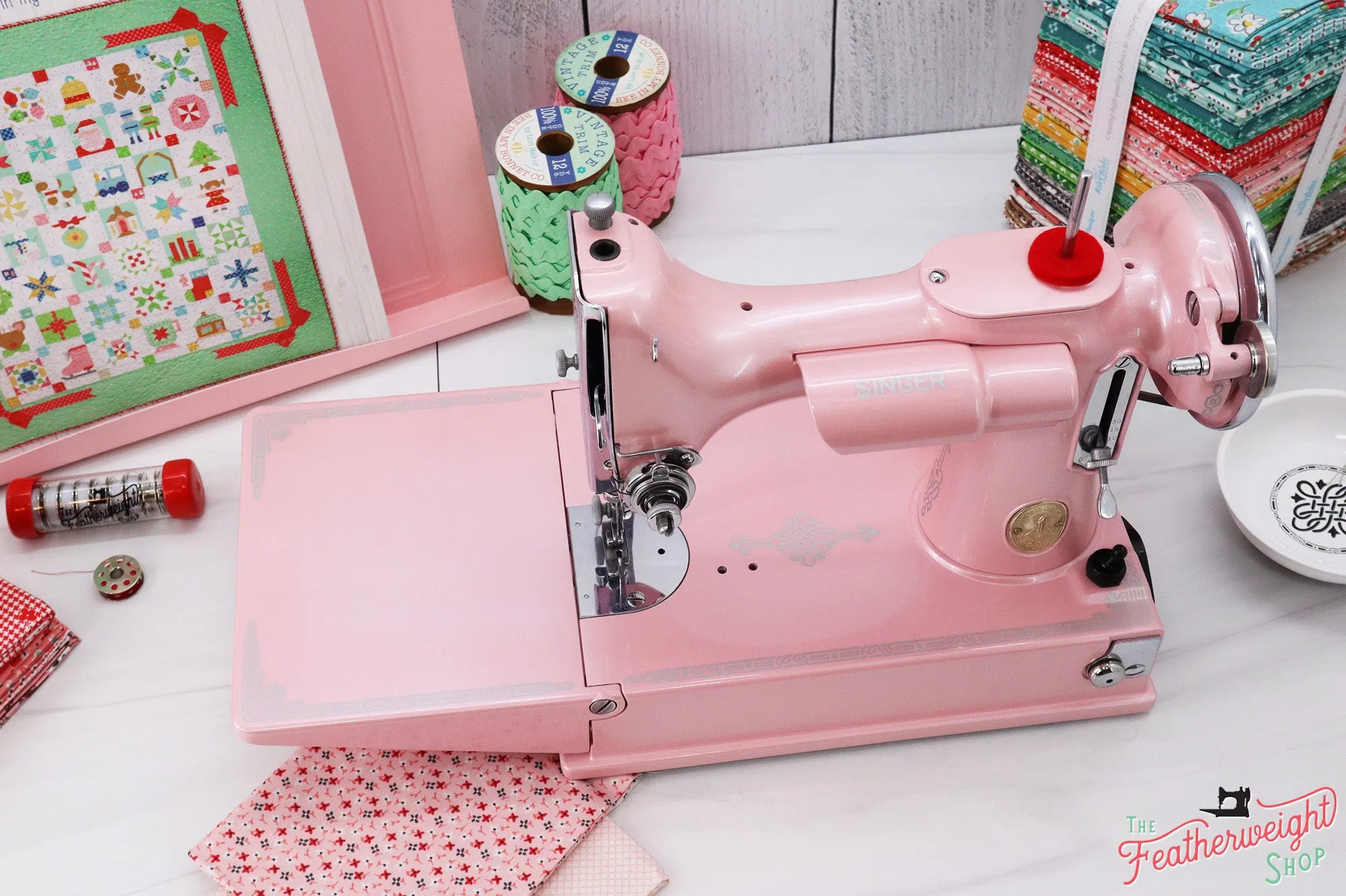 Singer Featherweight 221 Sewing Machine AE060*** - Fully Restored in Pink Frosting